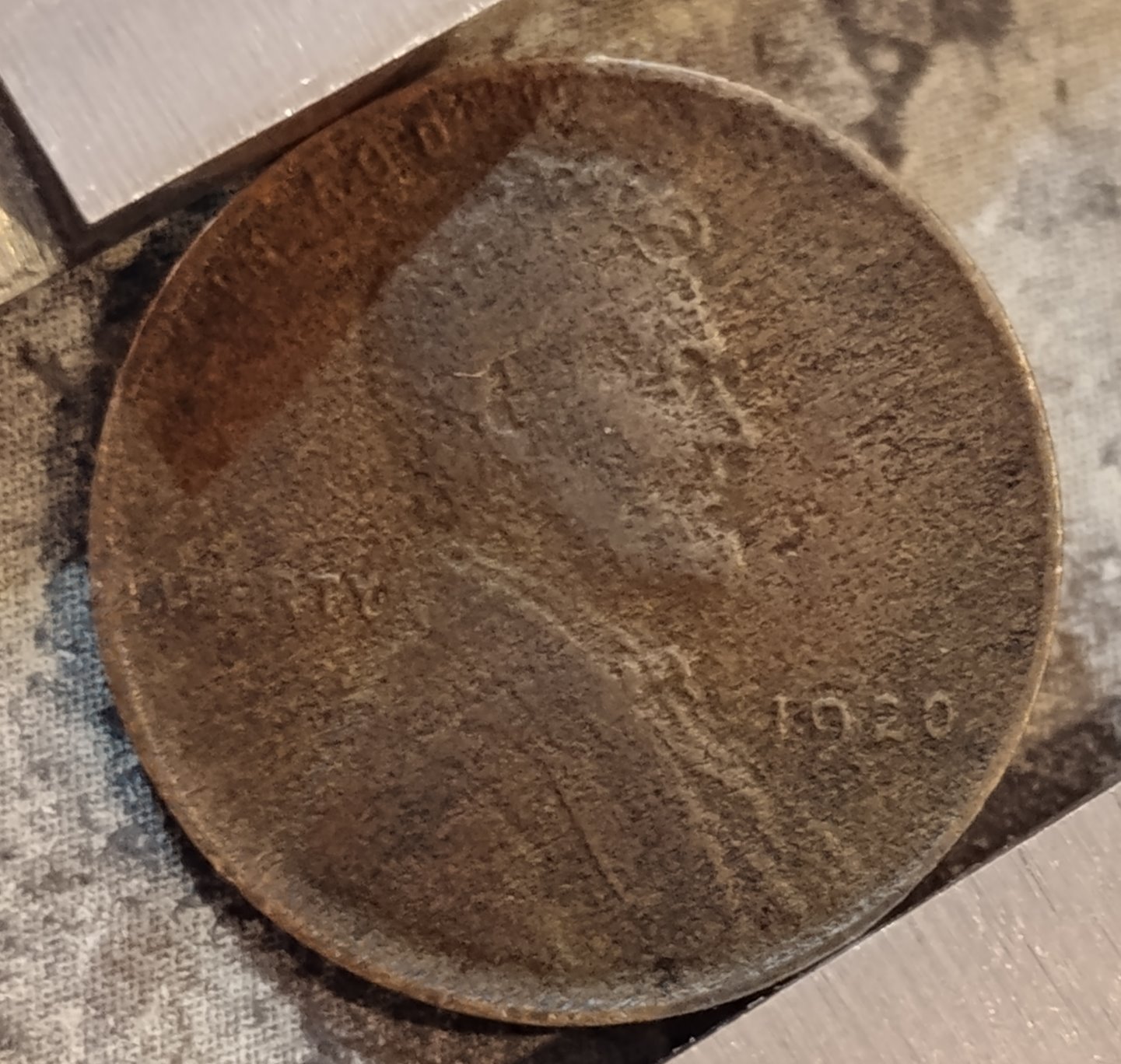 Found-A-Worn-1920-Wheat-Cent-That-Weighs-1.9-Grams